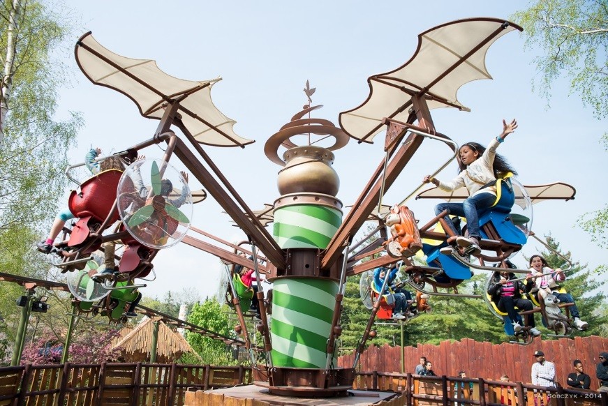 “Thế giới giải trí quốc tế Vinwonders” ra mắt - biểu tượng mới tại bờ đông Hà Nội 9 Magic Bike - Đạp xe đầy phấn khích trên không trung